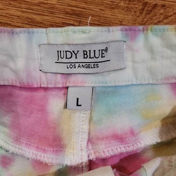 Colorful Tie-Dye Women's Shorts - Picture 2 of 2